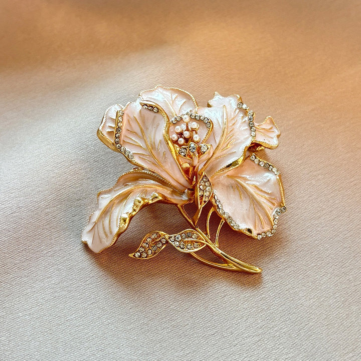 Elegant and Stylish Brooch Stornfield
