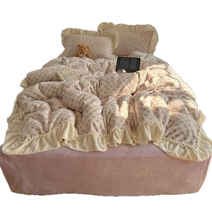 Floral Patterned Ruffled Comforter Set