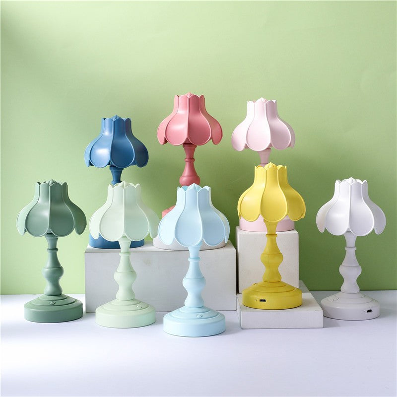 Unisex Decorative Table Lamp in Flower-Shaped Design Stornfield