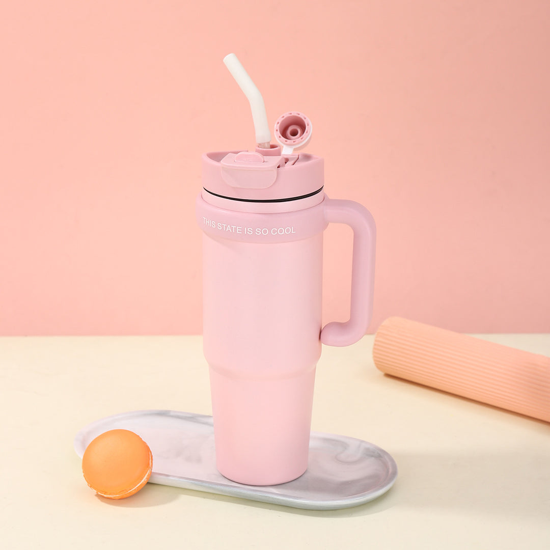 Unisex drinking cup with integrated straw Stornfield