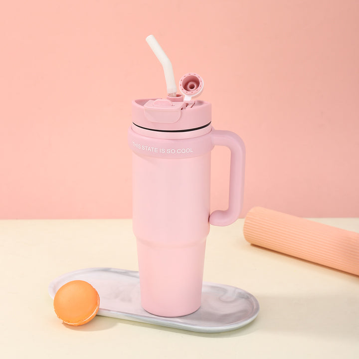 Unisex drinking cup with integrated straw Stornfield