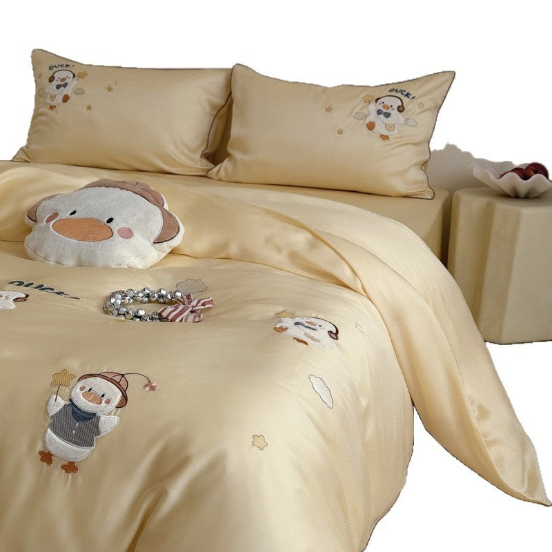 Children's bedding set made of cotton satin with stitched duck appliqués and fitted sheet