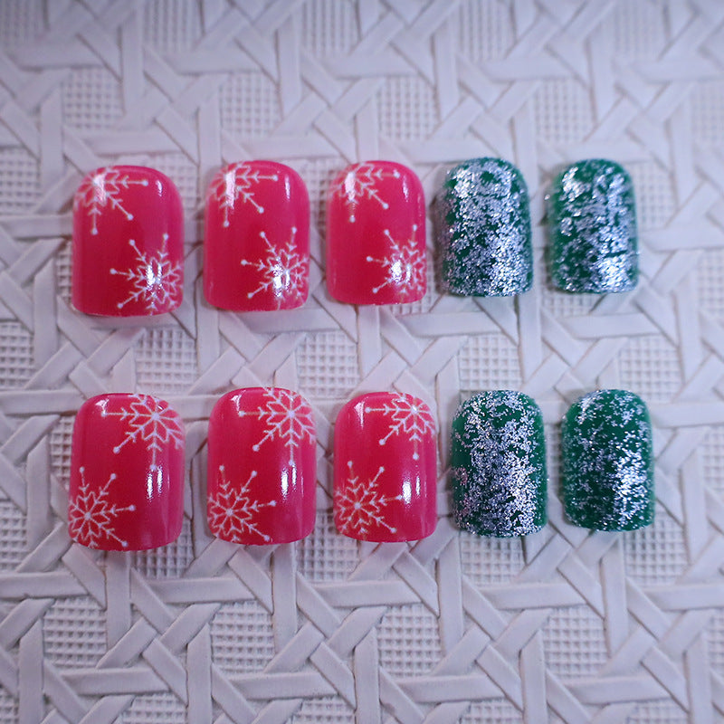 Festive Holiday Themed Nail Art Stornfield