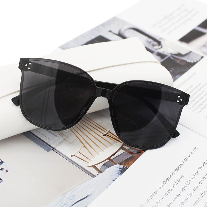 Ladies Oversized Sunglasses with Elegant Design Stornfield