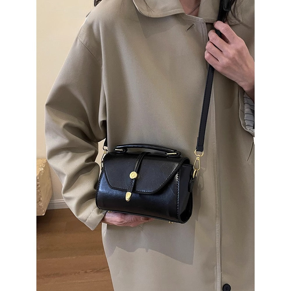 Vintage-Inspired Leather Handbag Stornfield
