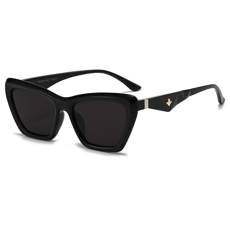 Women's fashionable sunglasses in trendy style Stornfield
