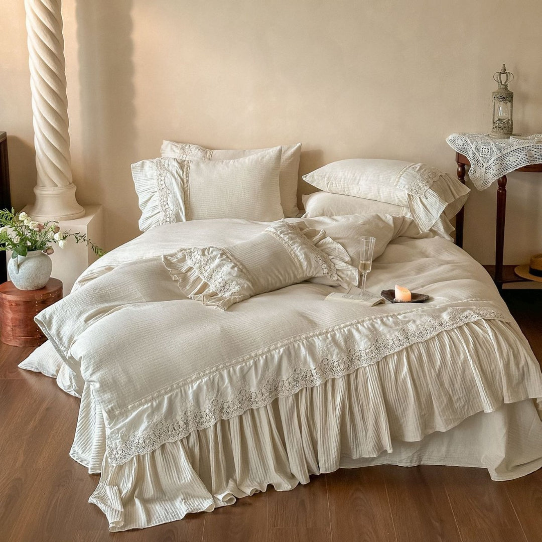 Vintage-inspired cotton-linen bedding set with ruffled frill and lace trim