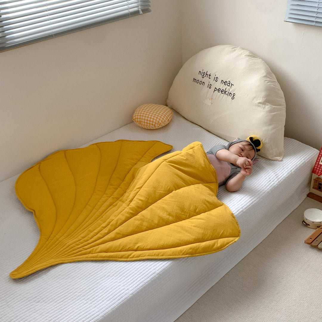 Leaf-Shaped Quilted Baby Play Mat and Nap Blanket