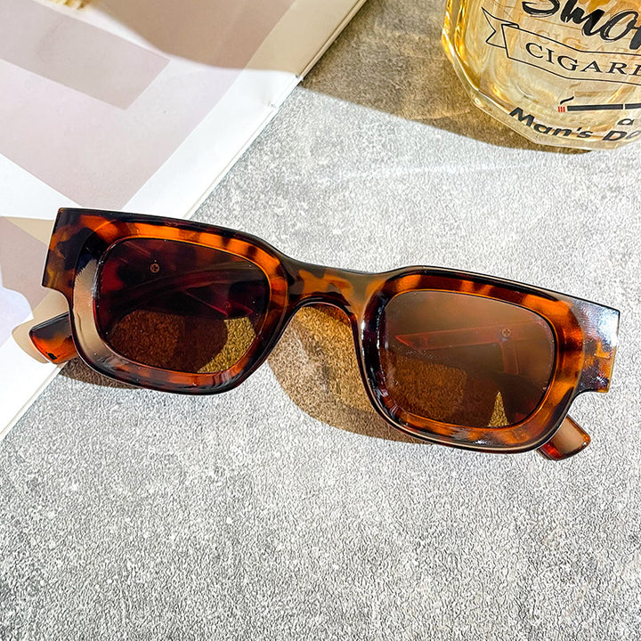 Ladies fashionable sunglasses with a striking design Stornfield