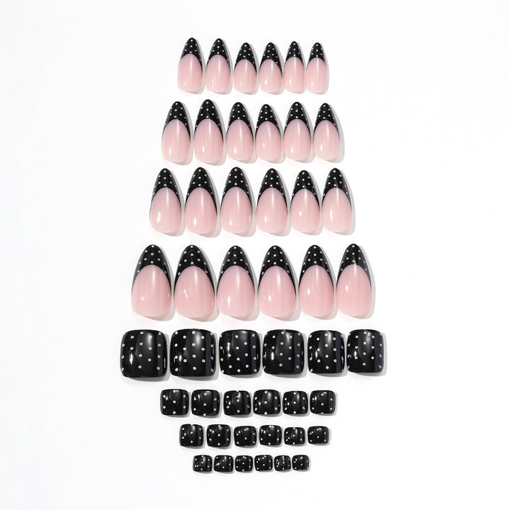 Glamorous artificial nails with unique design Stornfield