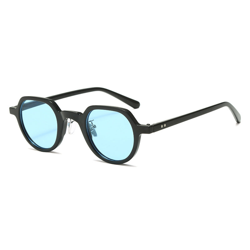 Women's round sunglasses with modern plastic frame and UV protection Stornfield