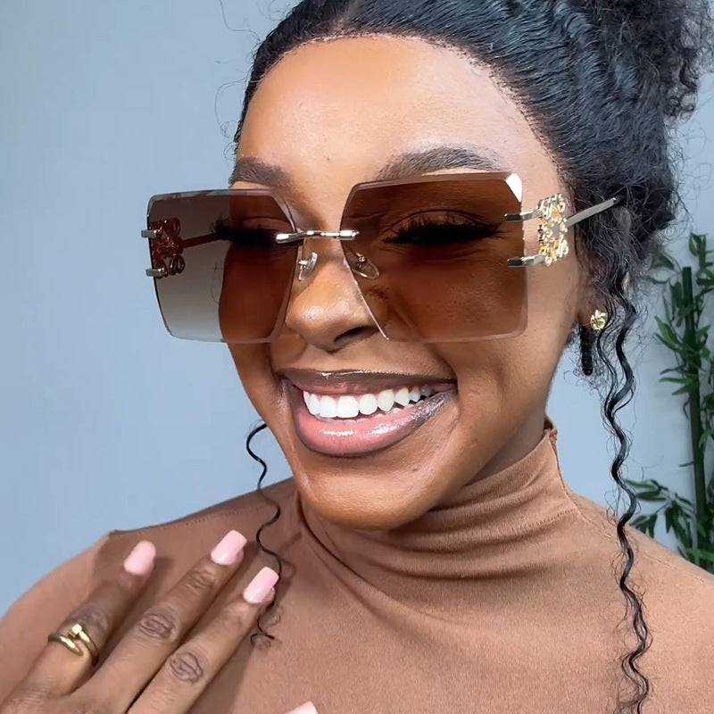 Women's fashionable sunglasses with exceptional design and golden accents Stornfield
