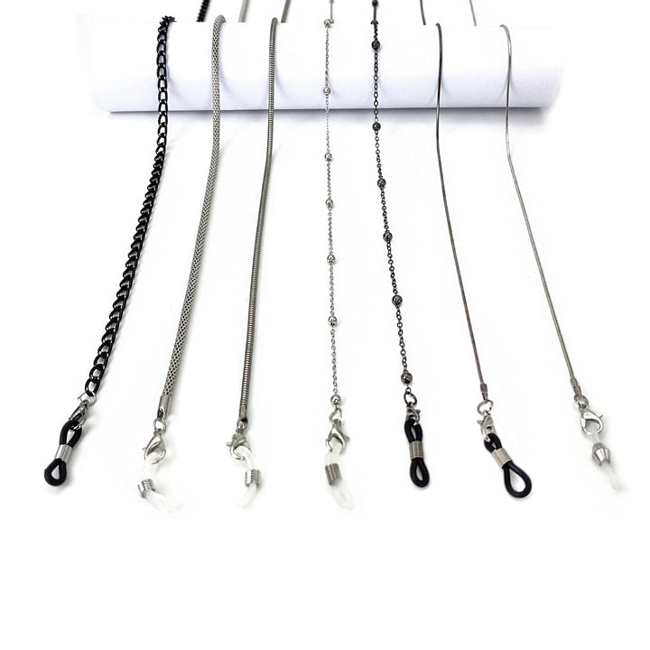 Minimalist Chain Eyewear Holder Stornfield