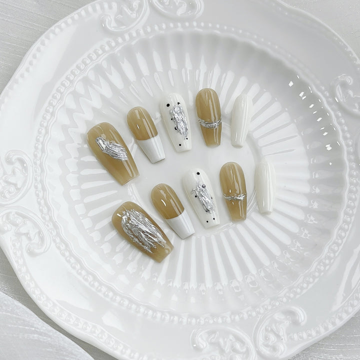 Decorative Press-On Nail Art Set with Floral Accents  1791773215