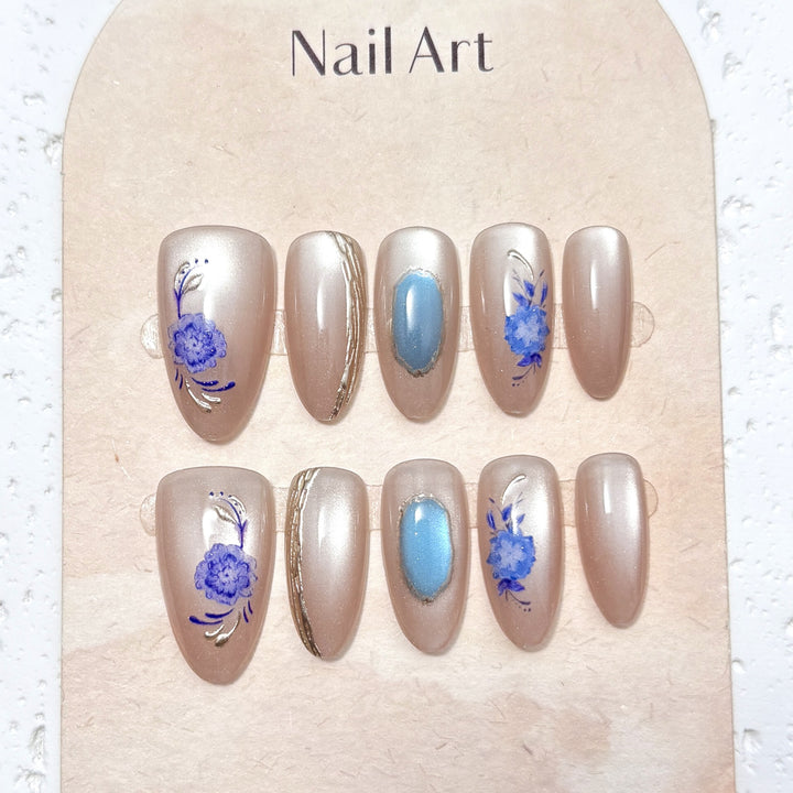 Elegant Floral-Designed Press-On Nails