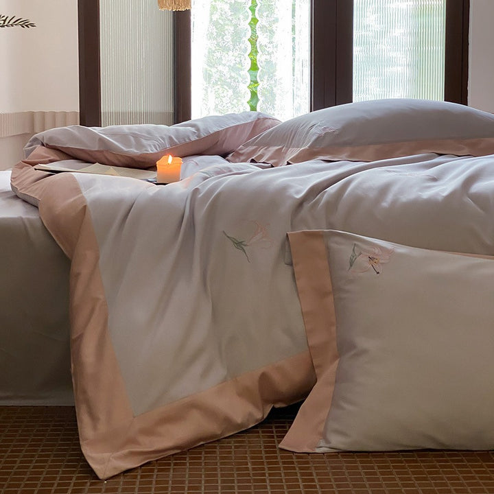 Luxury Cotton-Sateen Duvet Cover Set with Contrast Border and Pillow Shams