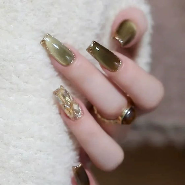 Glamorous Luxurious Press-On Nail Set Stornfield