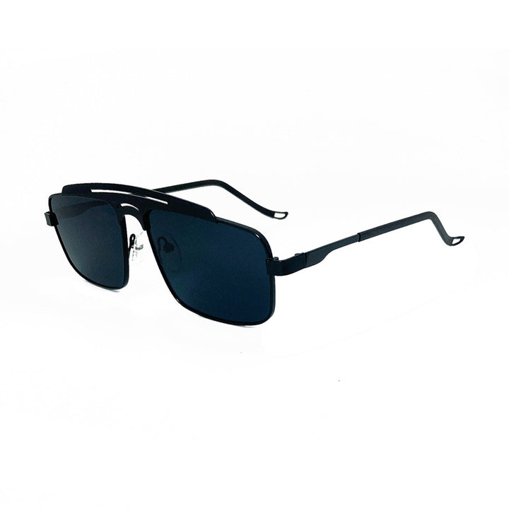 Fashionable Oversized Sunglasses with Elegant Design Stornfield