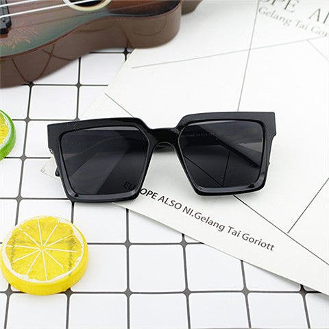 Women's oversized sunglasses in trendy corner design Stornfield
