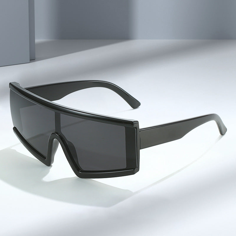 Women's sporty sunglasses with wide, scratch-resistant lens and UV protection Stornfield