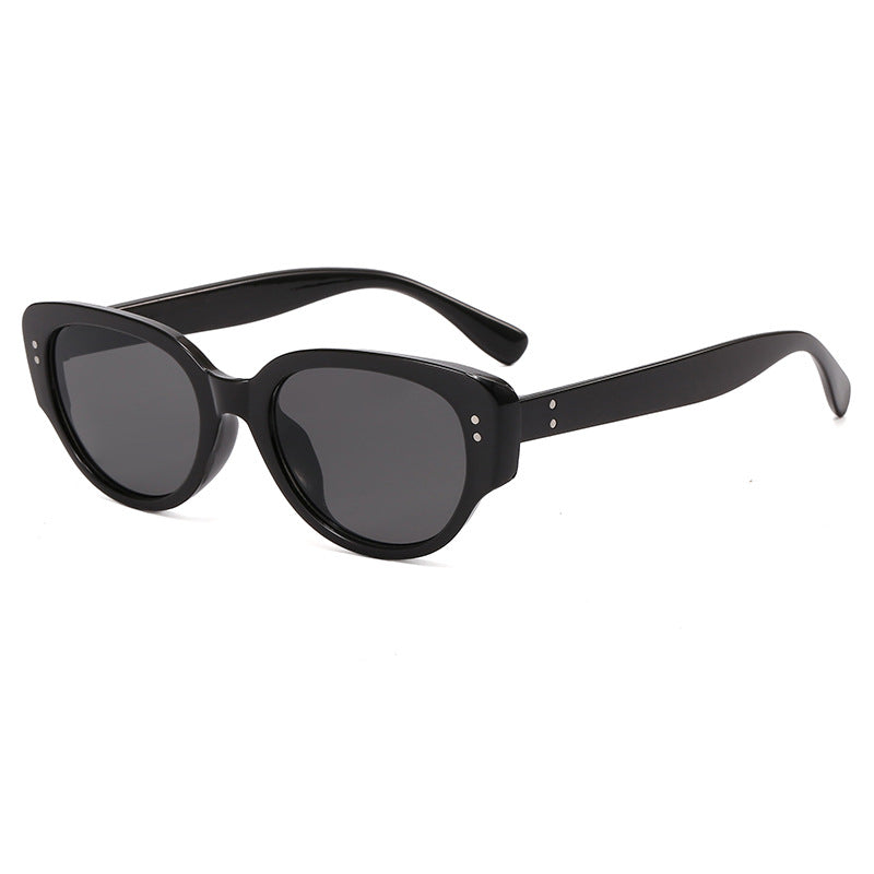 Women's fashionable sunglasses with striking design Stornfield