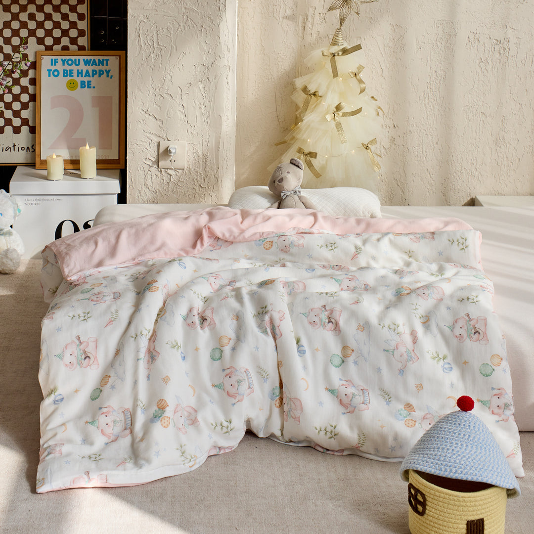 Kids bedding set with cute lion motifs made of soft cotton muslin