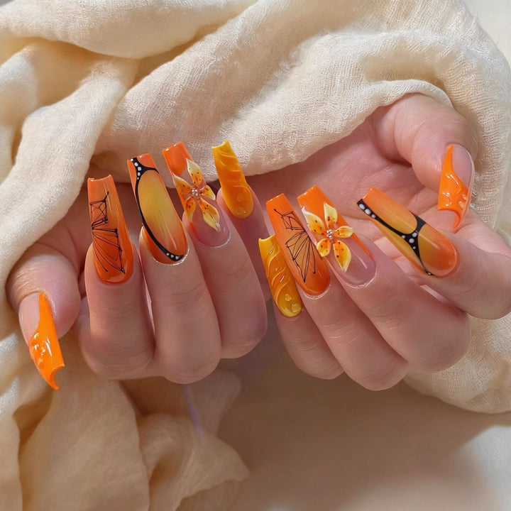 Artificial nails with floral motif and creative design Stornfield