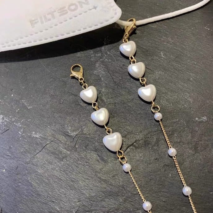 Stylish jewelry band with heart-shaped beads Stornfield