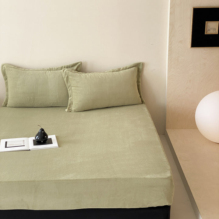 Velvet Fitted Sheet Set with Extra Deep All-Around Elastic and Velvety Surface