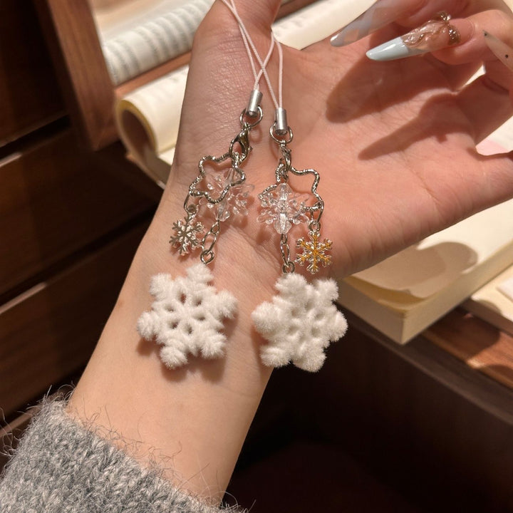Winter-Themed Mobile Phone Charm Stornfield