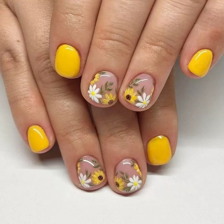 Creative Nail Design Set with Floral Accents Stornfield