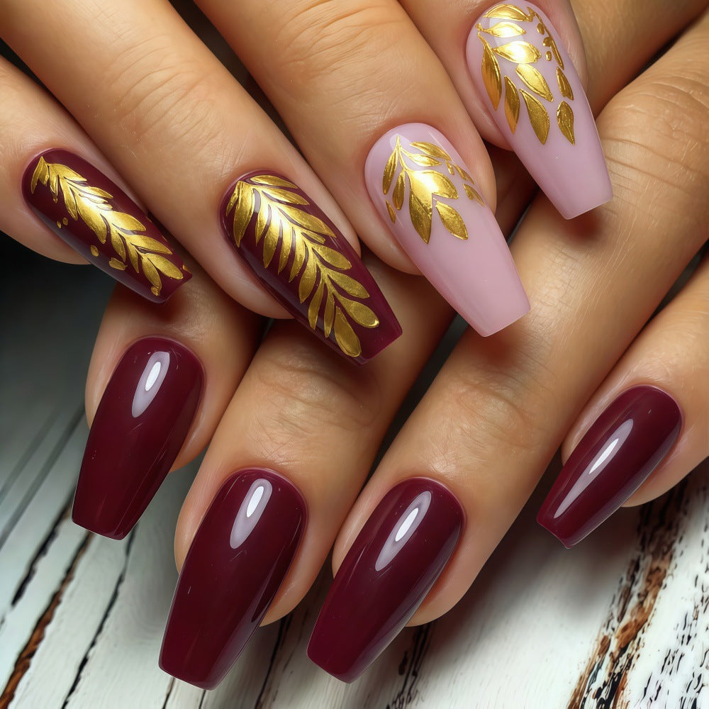 Elegant artificial nails with gold decoration Stornfield