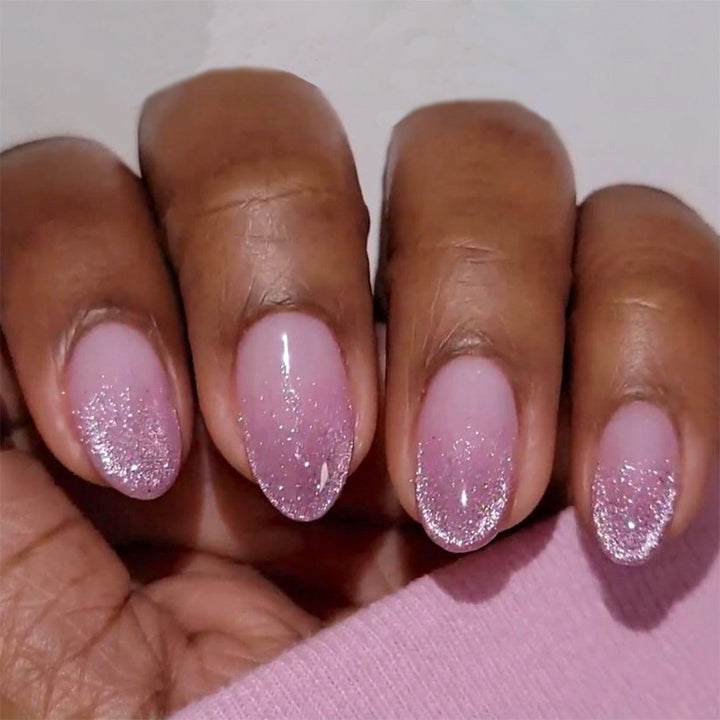 Artificial nail art with playful dots and bows Stornfield