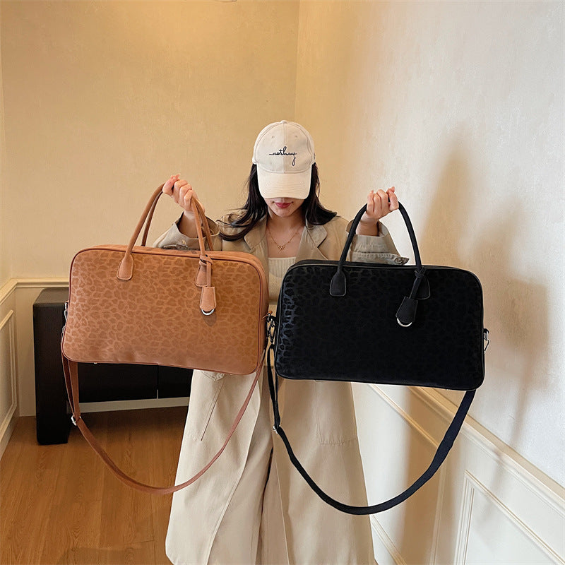 Stylish Weekend Leather Duffel Bag