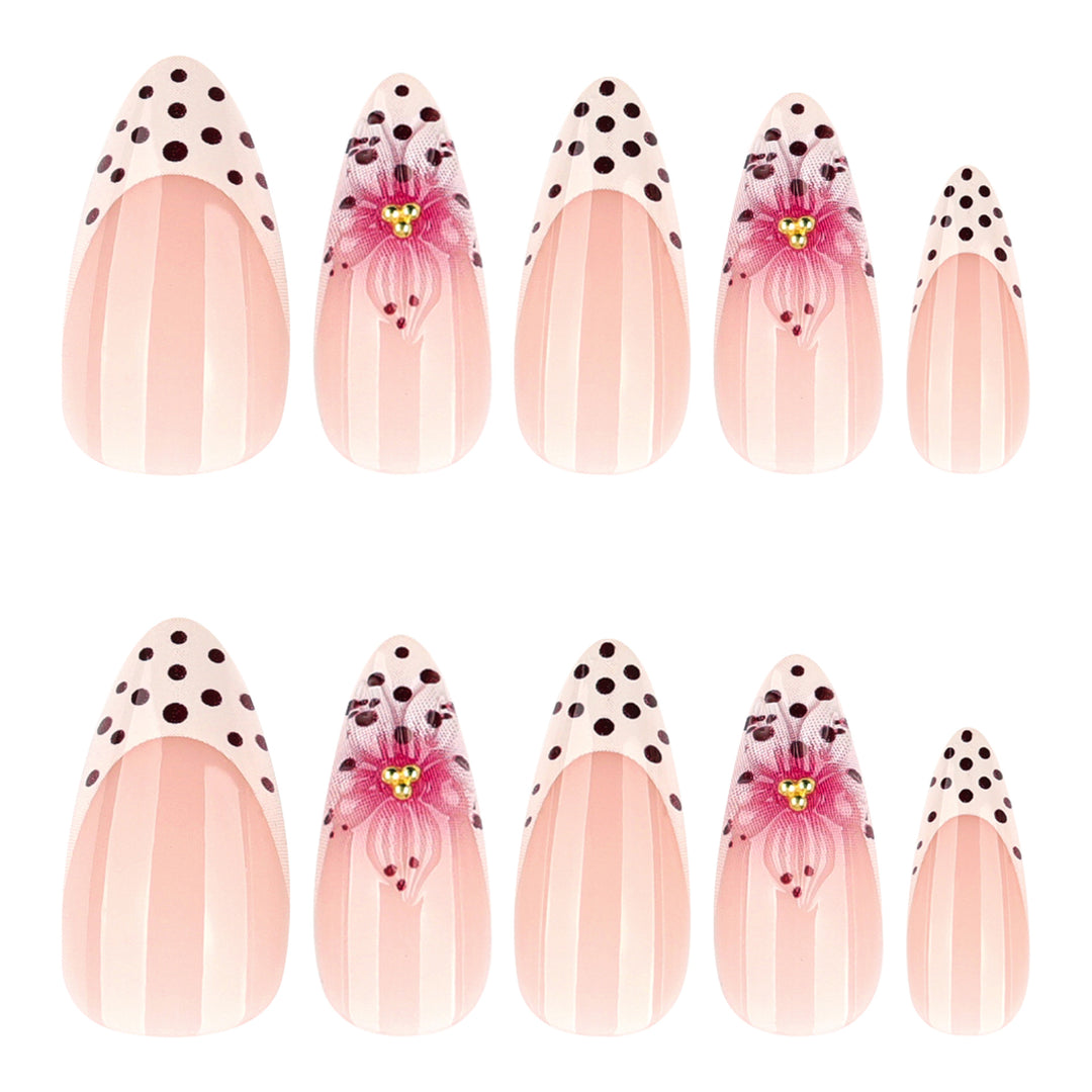 Artificial nail art with floral accents Stornfield