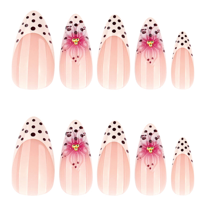 Artificial nail art with floral accents Stornfield