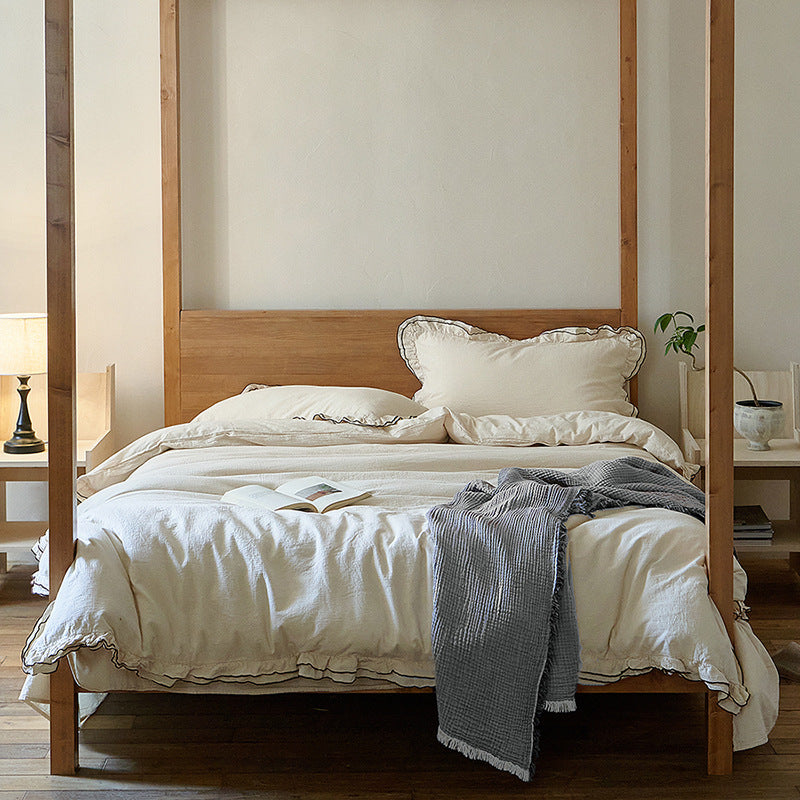 Breathable bedding set made of washed linen-cotton mix with edge ruffle