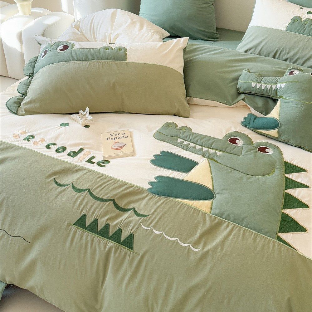 Children's bedding set with three-dimensional crocodile application and reversible function