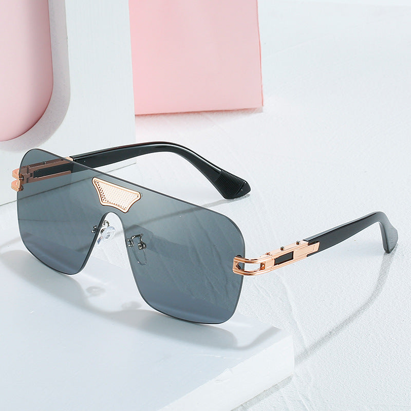 Women's fashionable oversized sunglasses with special frame and UV protection Stornfield