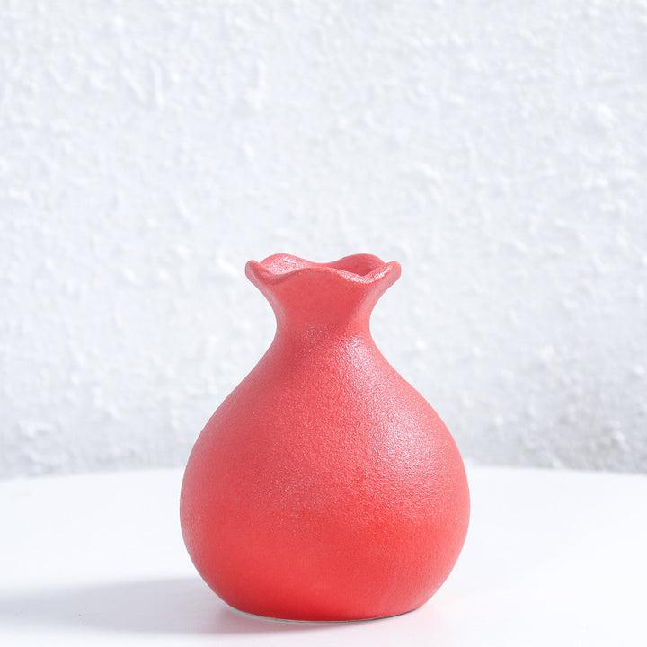 Unique Curved Ceramic Flower Vase Stornfeild