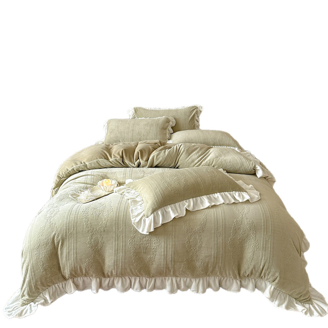 Romantic bedding set with ruffles and jacquard embossing