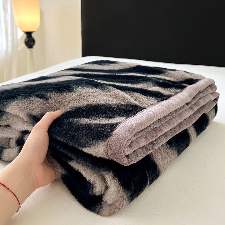 Cozy and Stylish Throw Blanket