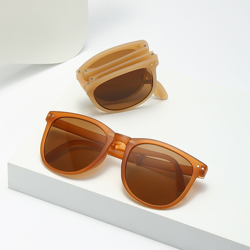 Ladies trendy sunglasses with multifaceted frame Stornfield