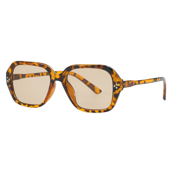 Women's fashionable oversized sunglasses in elegant design Stornfield
