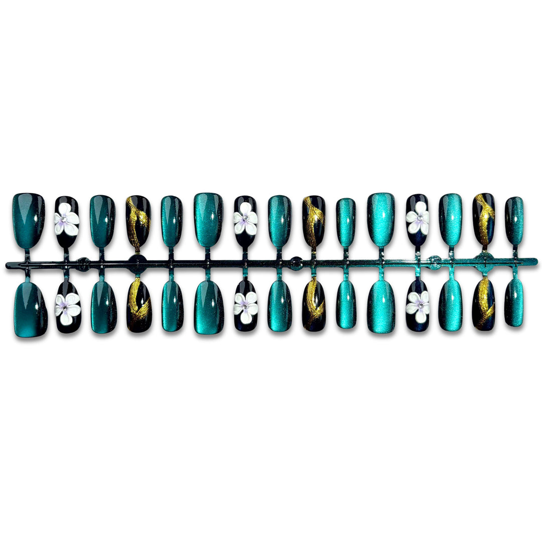 Glamorous Floral-Design Press-On Nail Set