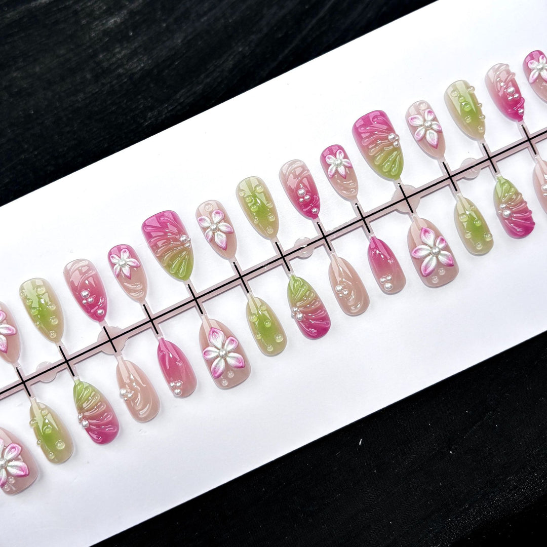 Elegant Polka Dot and Lace Press-On Nail Set