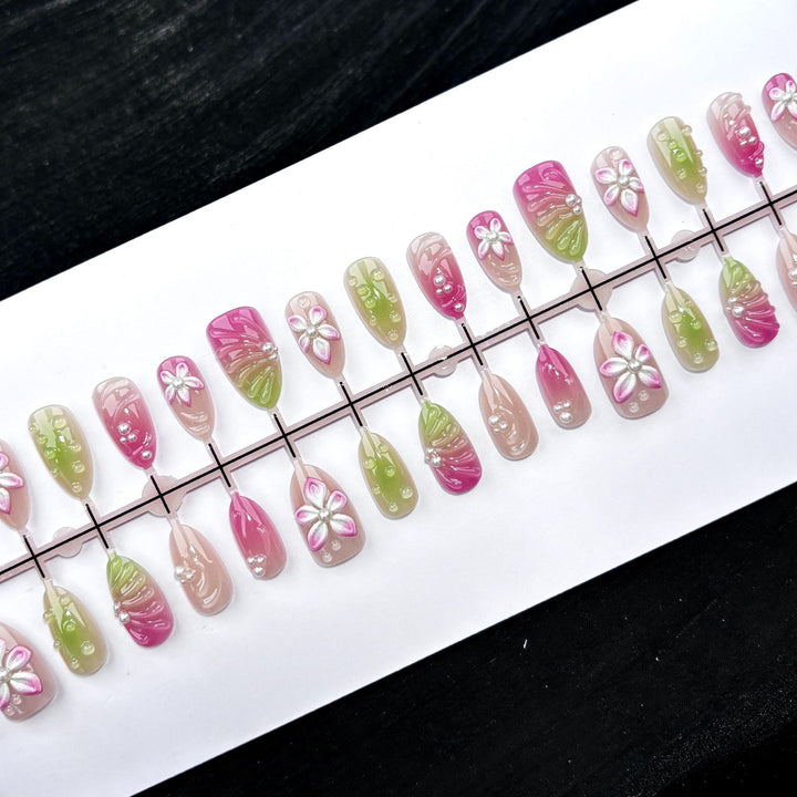 Elegant Polka Dot and Lace Press-On Nail Set
