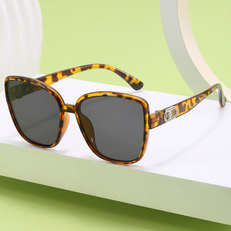 Women’s elegant oversized sunglasses in modern design Stornfield