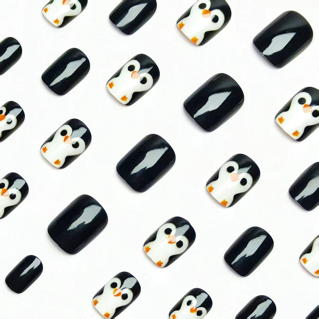 Artificial Nails in Winter Penguin Design Stornfield