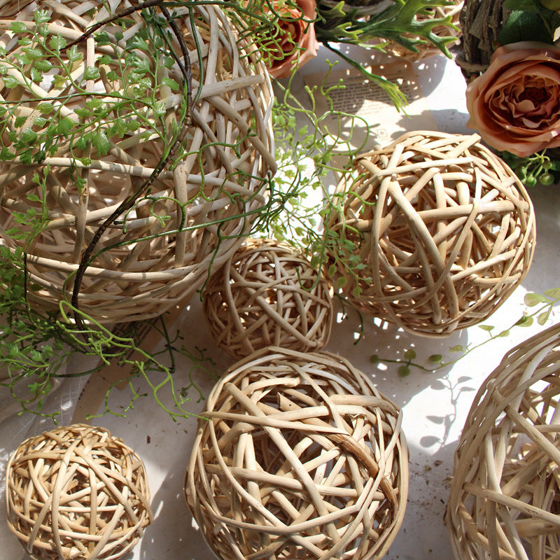 Decorative natural material decor ball Stornfield